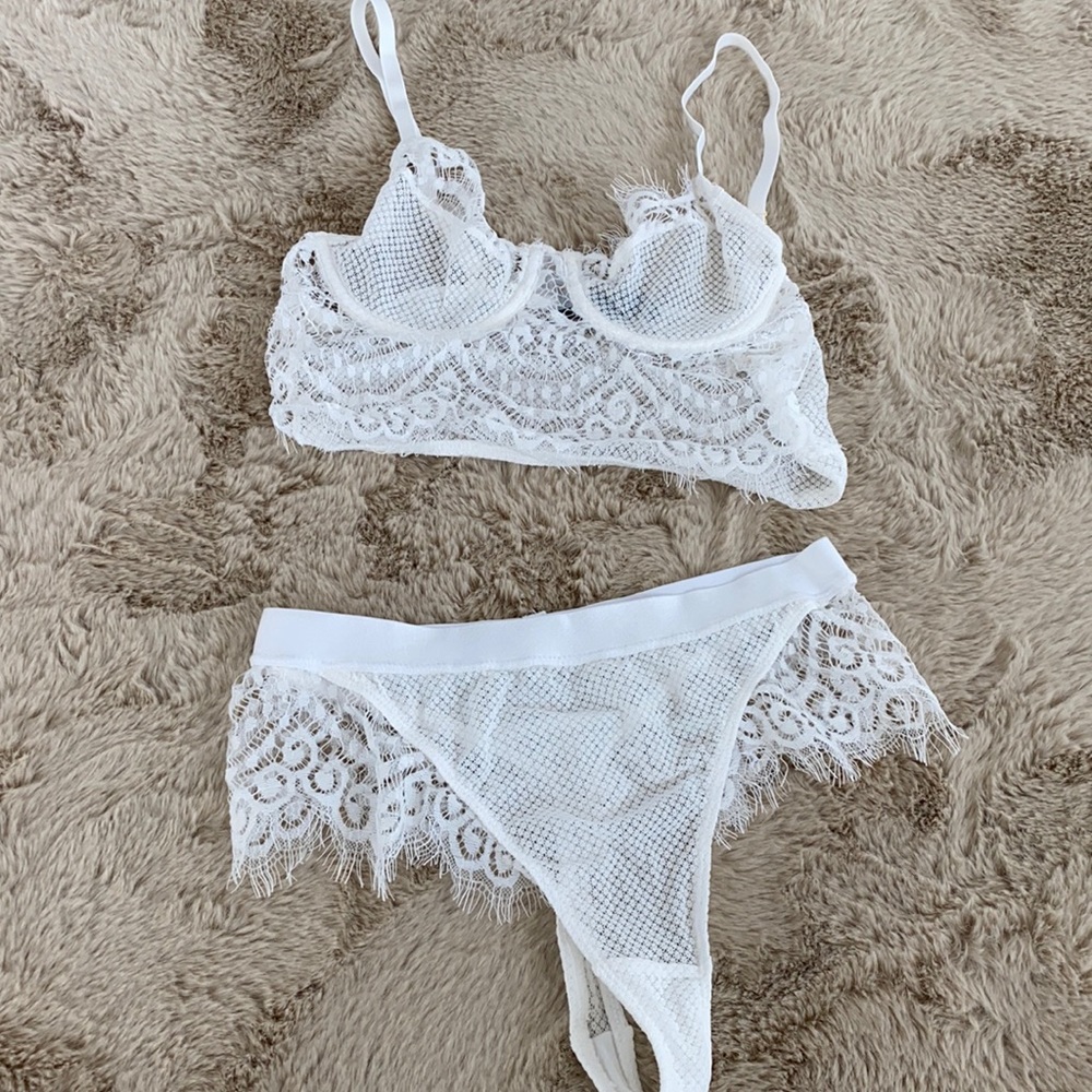 White lace set